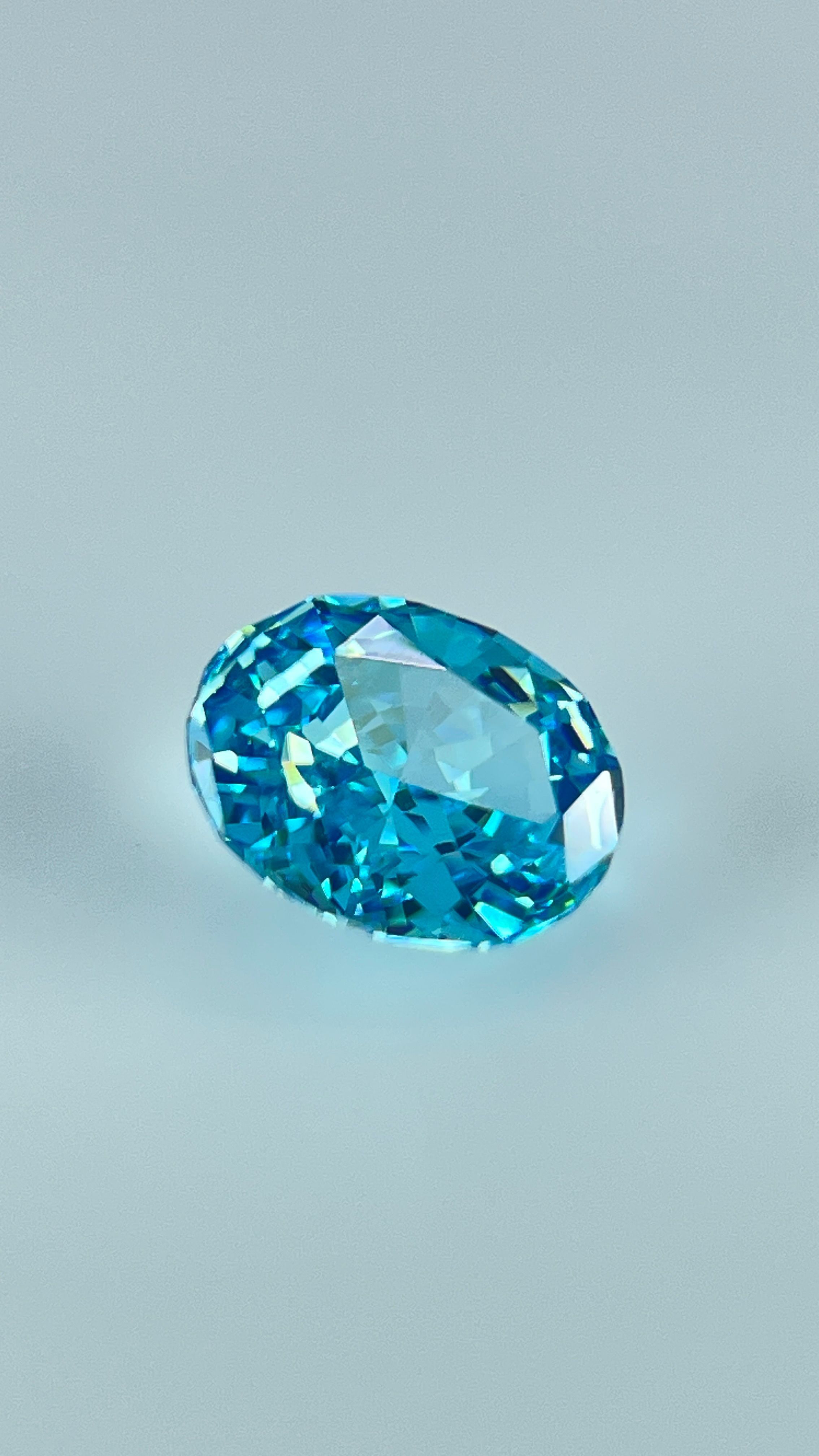 Ice Cut Oval Cubic Zirconia – Ocean Collection 6 x 8 mm ~2.5ct