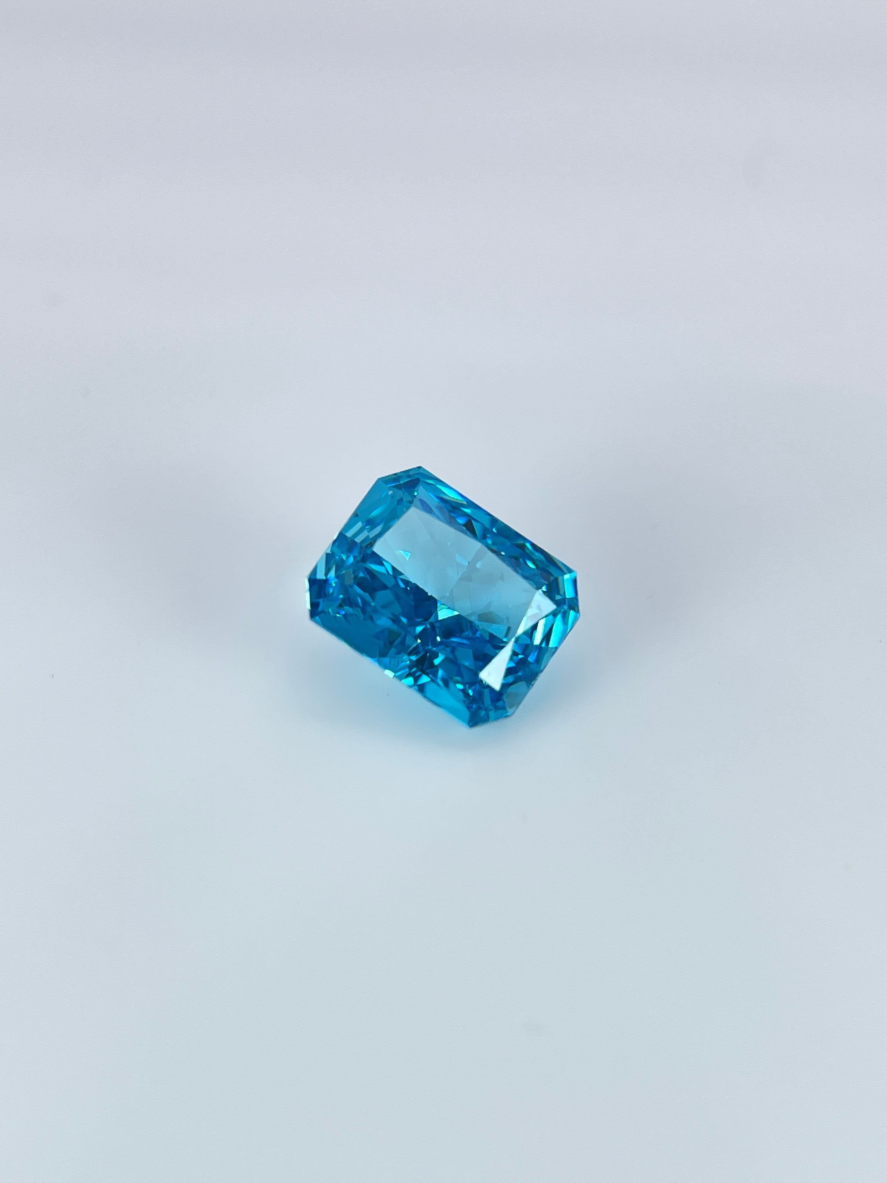 Ice Cut Cubic Zirconia – Ocean Blue Collection Rounded Rectangle Cut