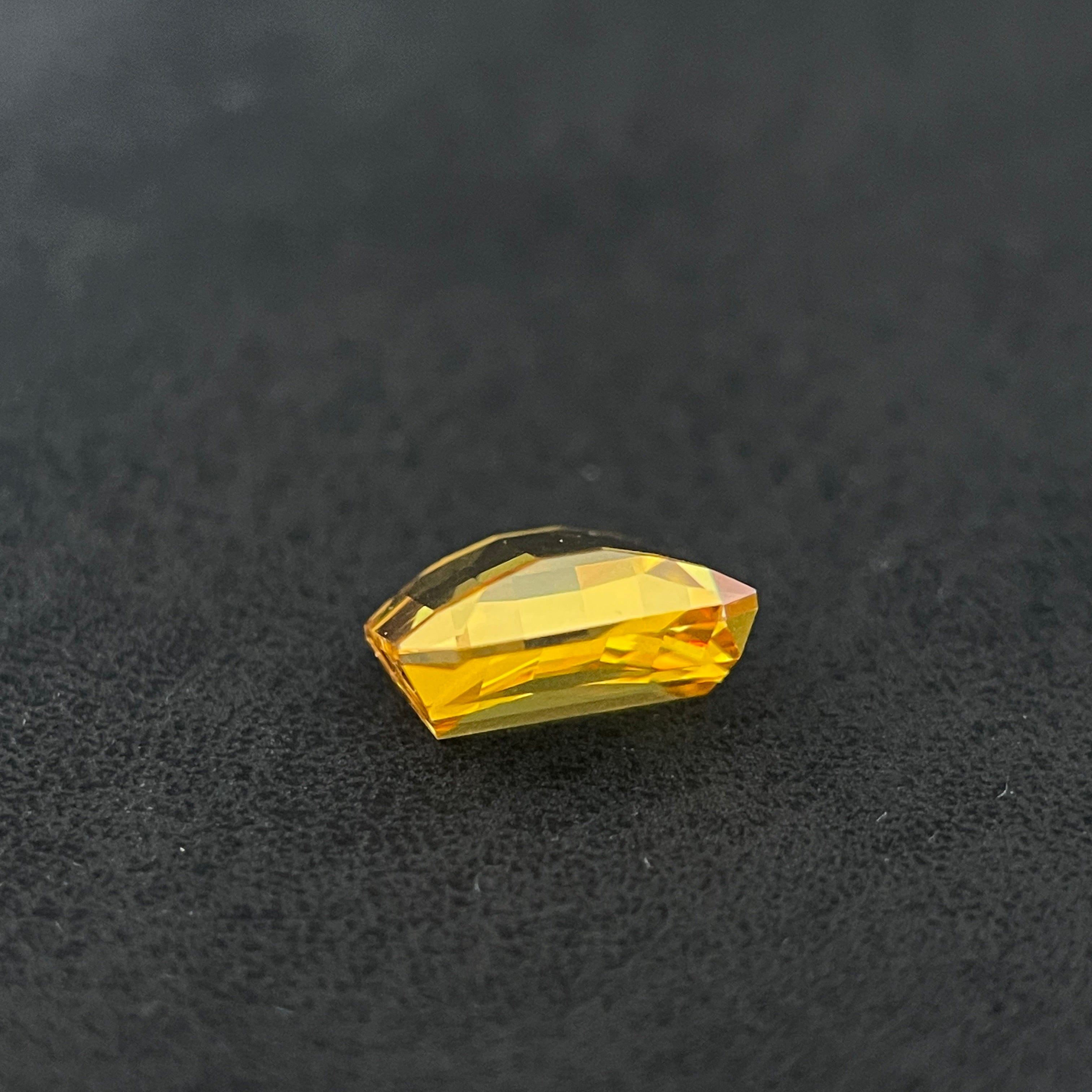 ~6.870ct Honey Yellow Sapphire | PIXEL Cut | 8 × 10 mm | Gemdrop® Verified