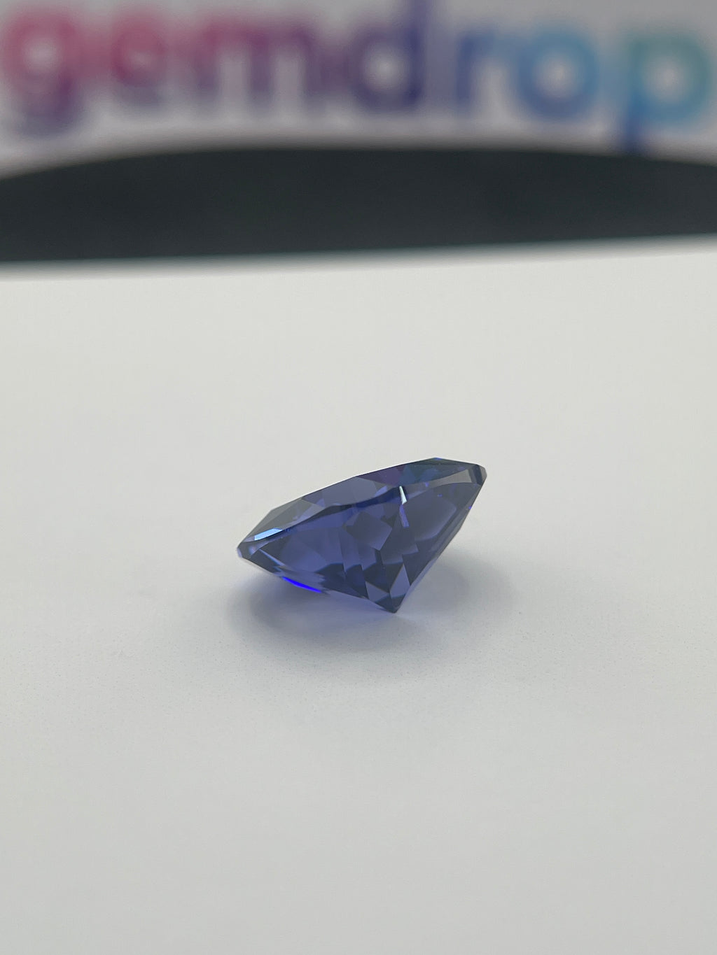 ~12 ct Saphir bleu tanzanite | Taille coussin | 12 × 12 mm | Vérifié Gemdrop®