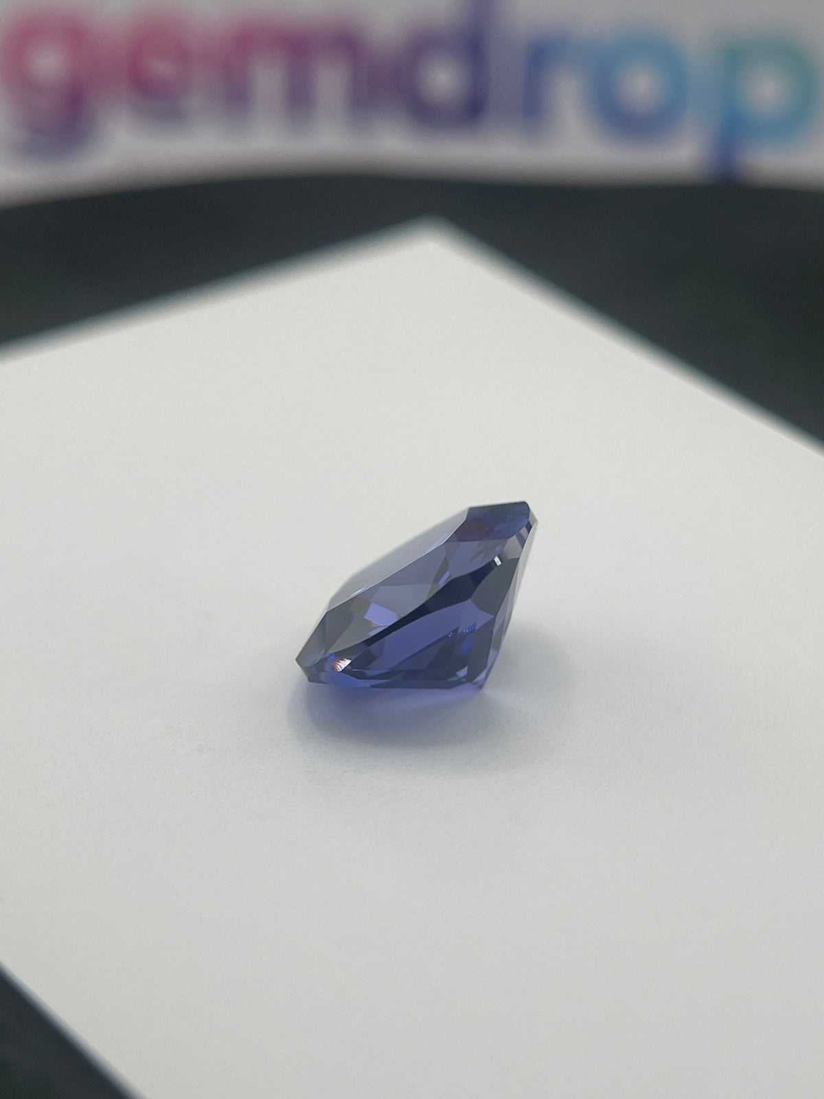 ~12 ct Saphir bleu tanzanite | Taille coussin | 12 × 12 mm | Vérifié Gemdrop®