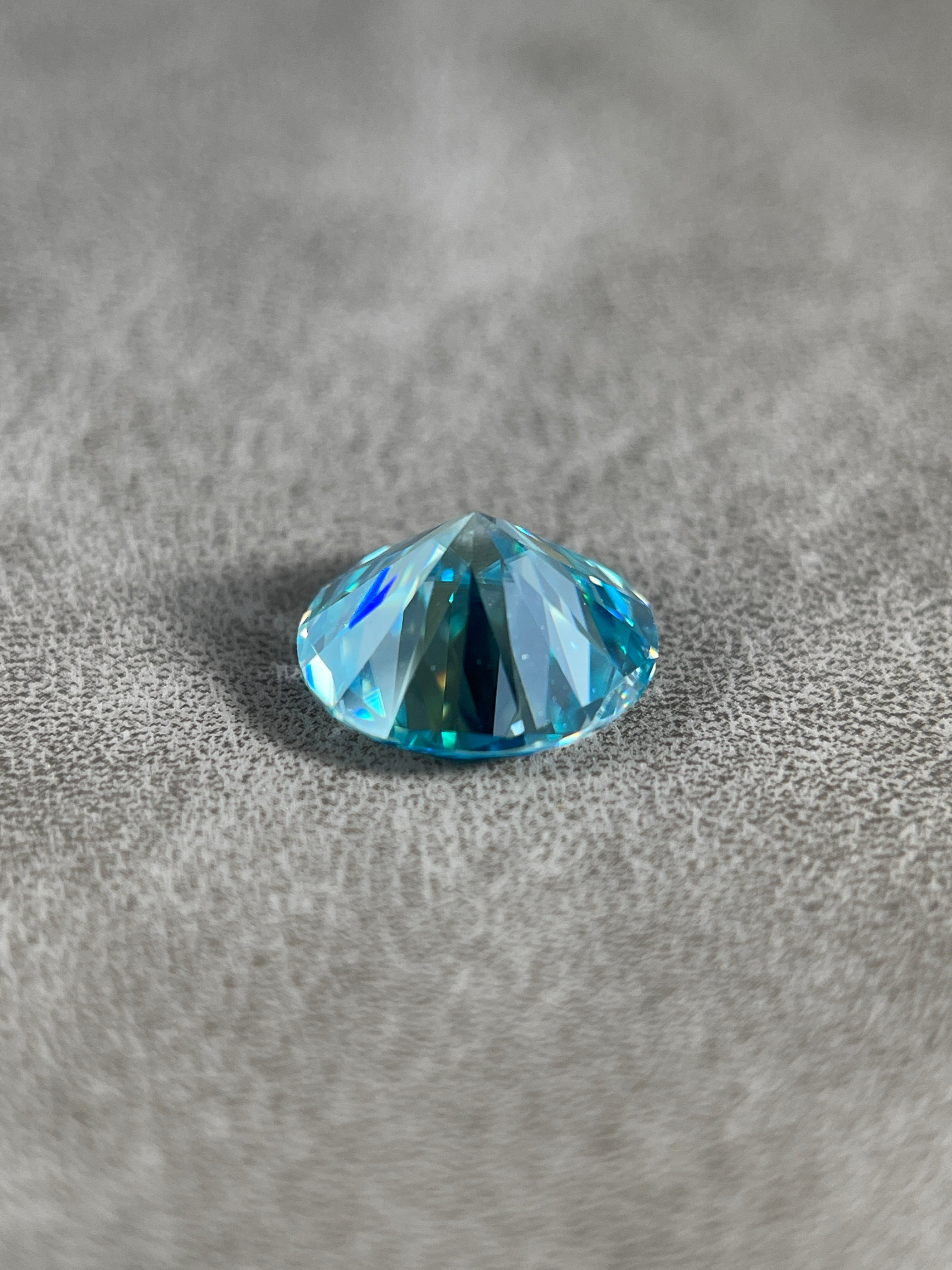 5 Carat Sea Blue Round Brilliant VVS1 Moissanite Space Diamond | 11 mm | + GRA Report & Warranty | Gemdrop® Verified