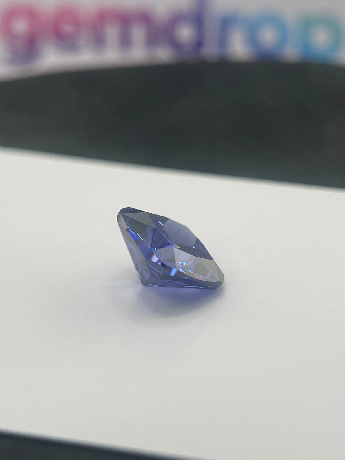 ~12 ct Saphir bleu tanzanite | Taille coussin | 12 × 12 mm | Vérifié Gemdrop®
