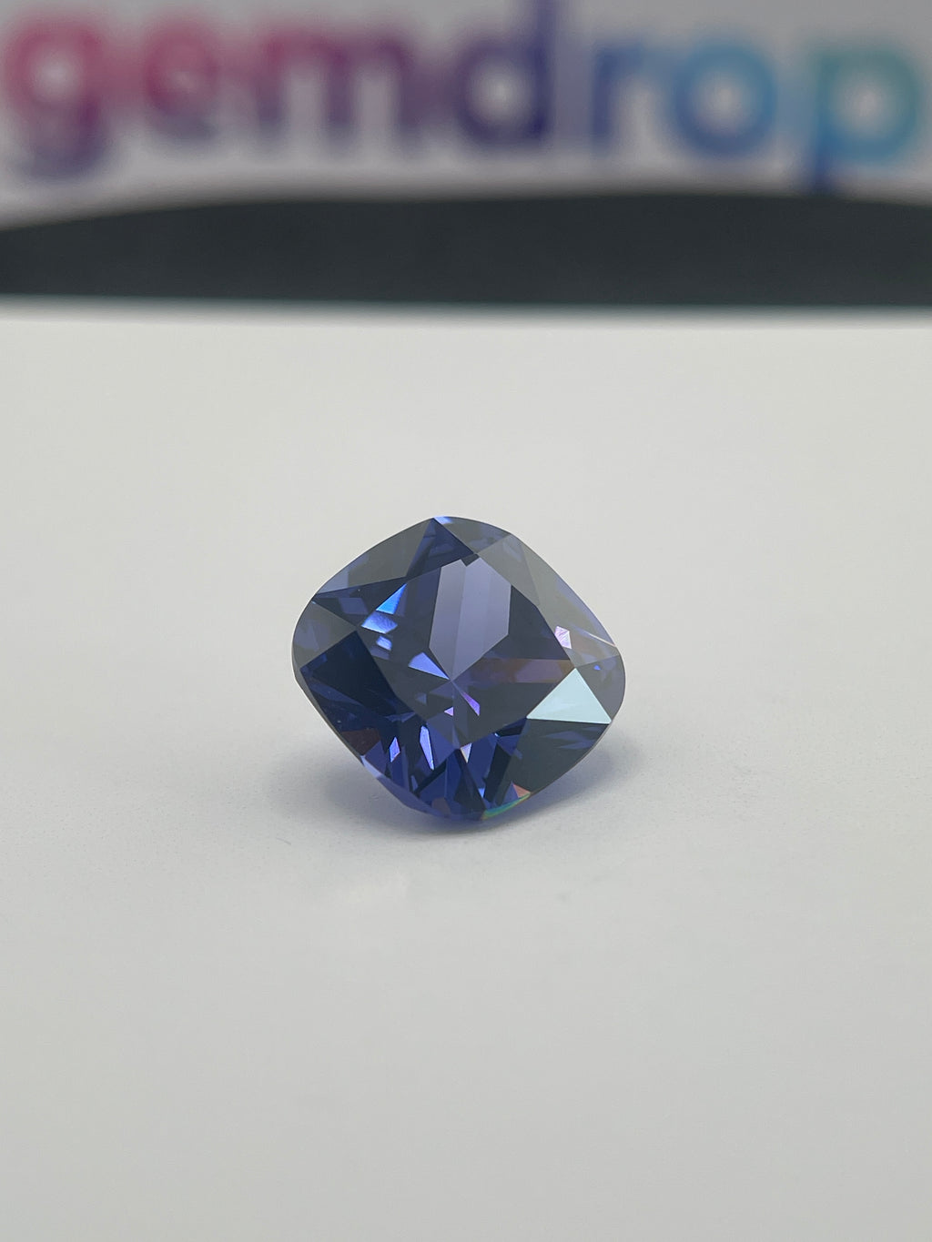 ~12 ct Saphir bleu tanzanite | Taille coussin | 12 × 12 mm | Vérifié Gemdrop®