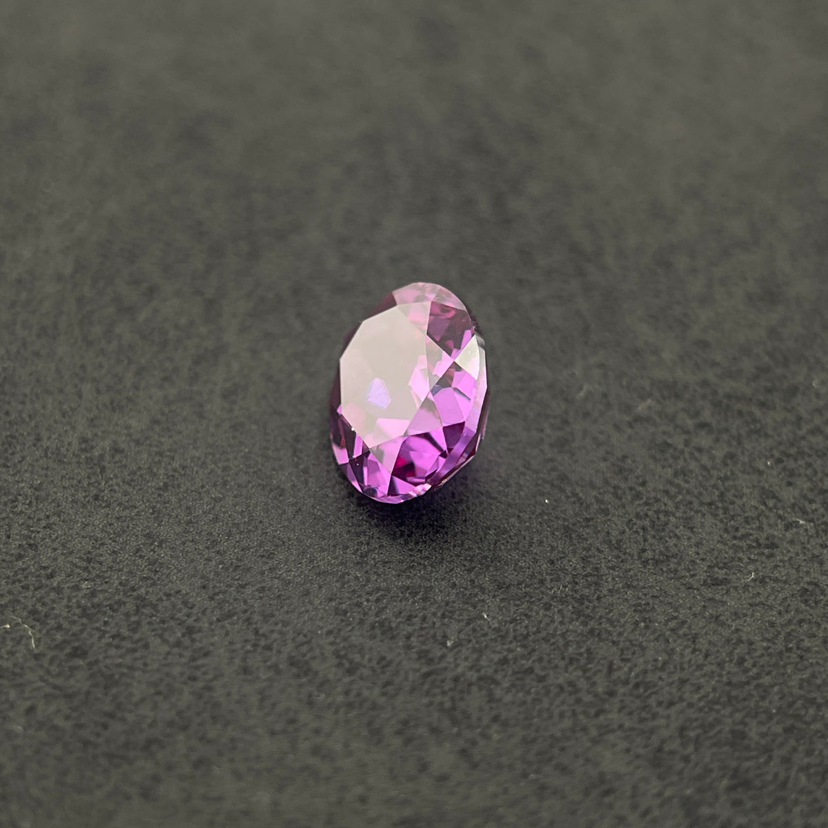 Corindon Alexandrite Bicolore Violet-Vert d'environ 1,65 ct | Taille Ovale | 6 × 8 mm | Vérifié Gemdrop®