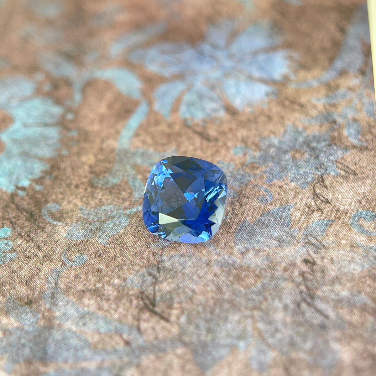 ~2.6ct Cornflower Blue Sapphire | Cushion Cut | 8 × 8 mm | Gemdrop® Verified