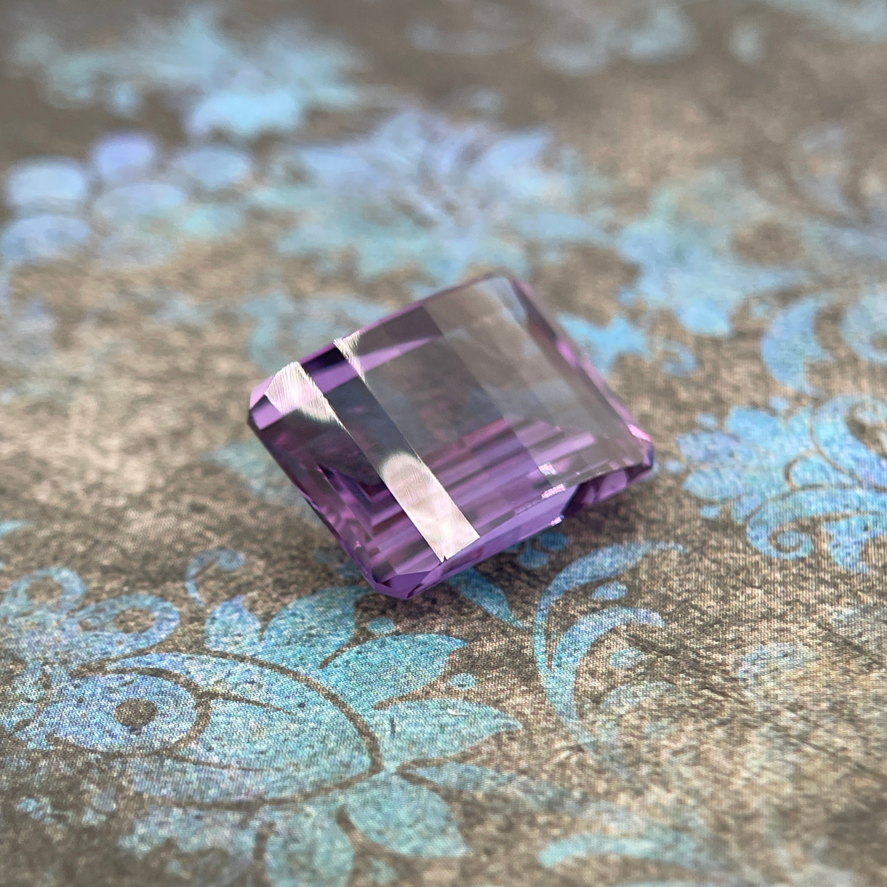 20.175ct Purple–Green Colour Change Corundum Alexandrite | Pixel Cut | 13x18 mm | Gemdrop® Verified