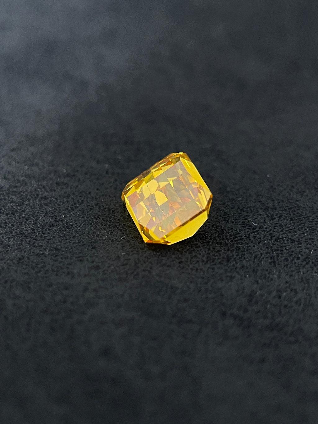 ~6.870ct Honey Yellow Sapphire | PIXEL Cut | 8 × 10 mm | Gemdrop® Verified