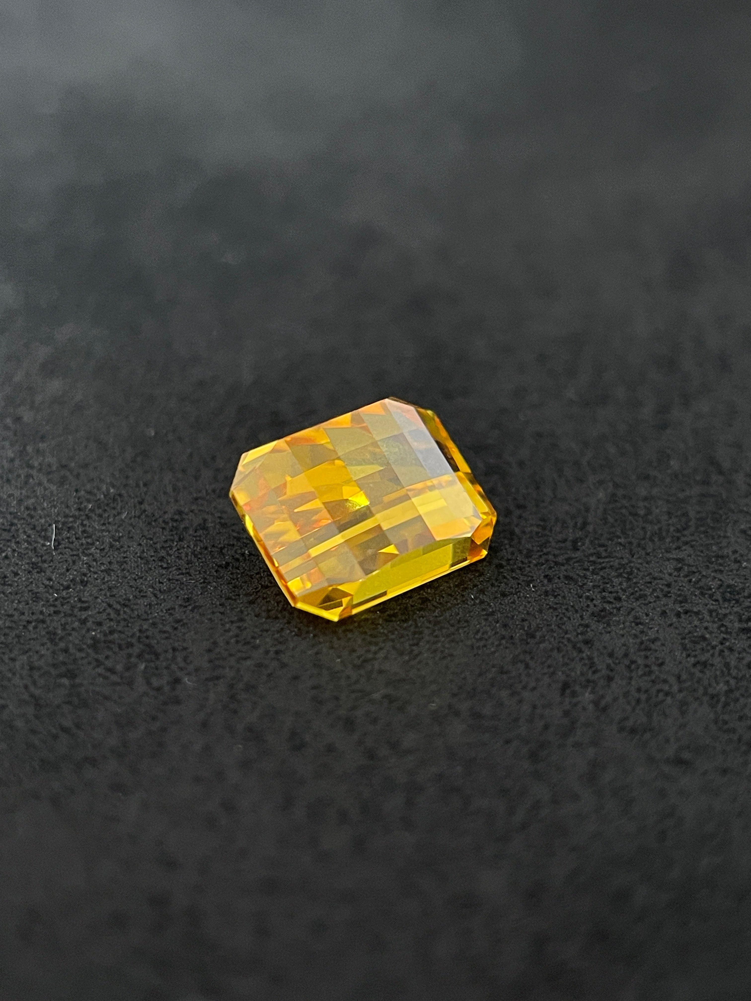 ~6.870ct Honey Yellow Sapphire | PIXEL Cut | 8 × 10 mm | Gemdrop® Verified