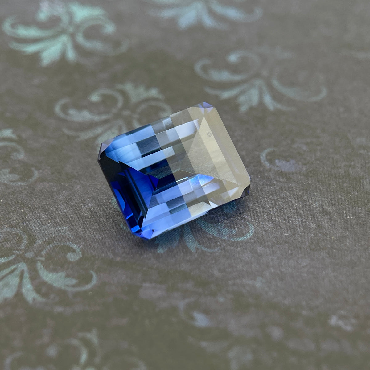 Saphir bleuet ~4ct | Coupe émeraude | 8 × 10 mm | Certifié Gemdrop®