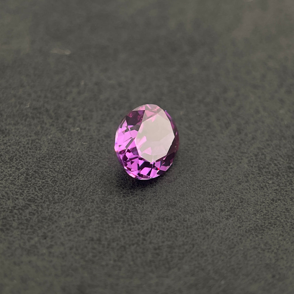 Corindon Alexandrite Bicolore Violet-Vert d'environ 1,65 ct | Taille Ovale | 6 × 8 mm | Vérifié Gemdrop®