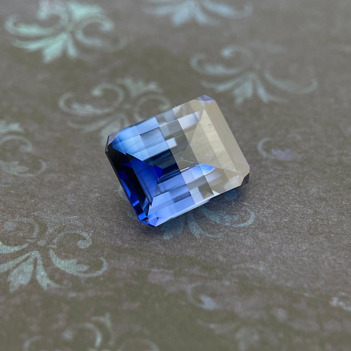 Saphir bleuet ~4ct | Coupe émeraude | 8 × 10 mm | Certifié Gemdrop®