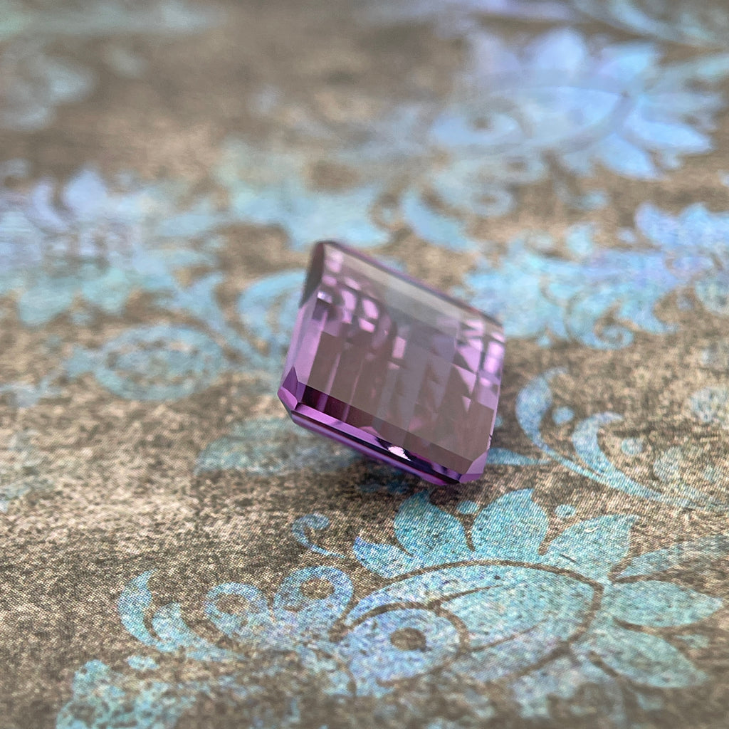 20.175ct Purple–Green Colour Change Corundum Alexandrite | Pixel Cut | 13x18 mm | Gemdrop® Verified