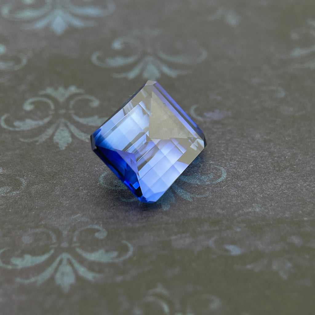 Saphir bleuet ~4ct | Coupe émeraude | 8 × 10 mm | Certifié Gemdrop®