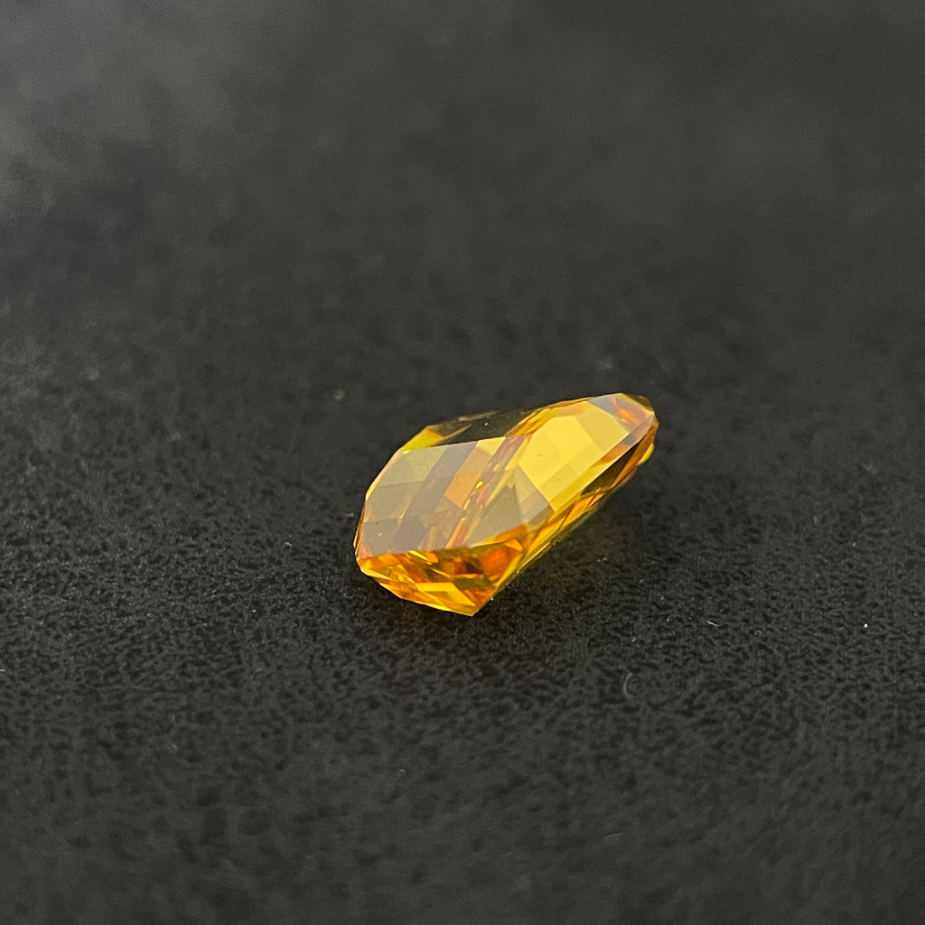 ~6.870ct Honey Yellow Sapphire | PIXEL Cut | 8 × 10 mm | Gemdrop® Verified