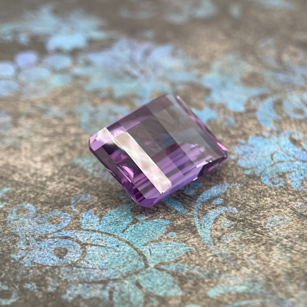 20.175ct Purple–Green Colour Change Corundum Alexandrite | Pixel Cut | 13x18 mm | Gemdrop® Verified