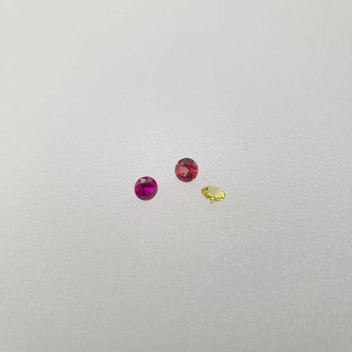 4 mm Ruby Red, Padparadscha & Canary Yellow Sapphire & Ruby | Round Brilliant Cut | ~0.3 ct | Gemdrop® Verified