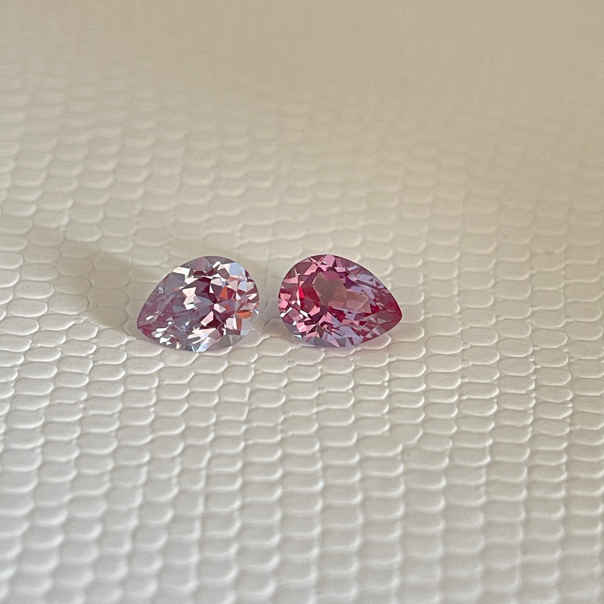 ~1.3 ct Purple–Green Colour Change Alexandrite [chrysoberyl] | Drop Cut | 6x8 mm | Gemdrop® Verified