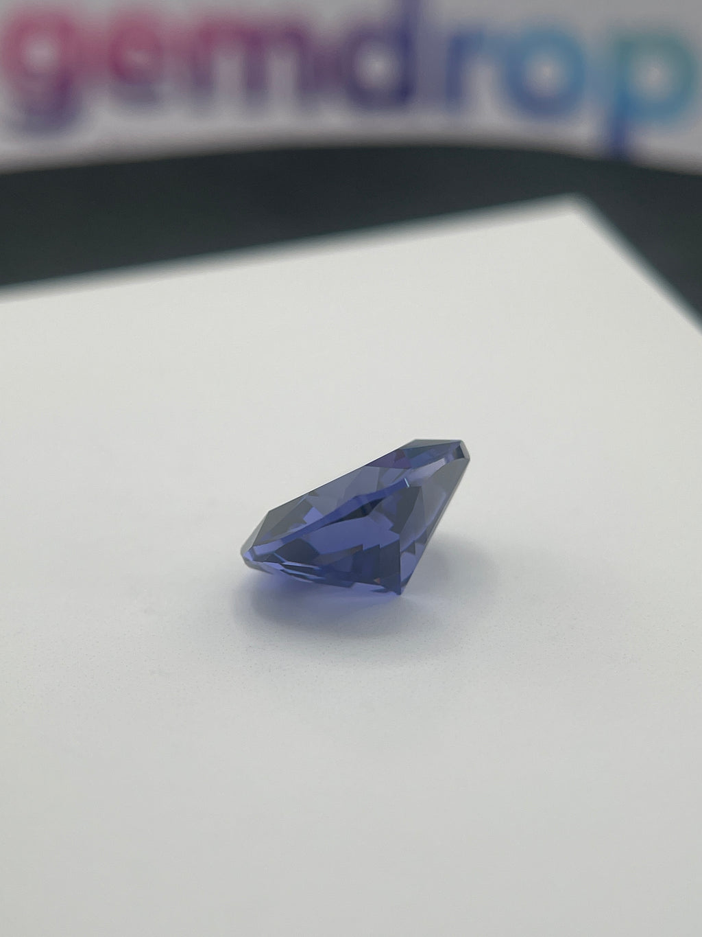 ~12 ct Saphir bleu tanzanite | Taille coussin | 12 × 12 mm | Vérifié Gemdrop®