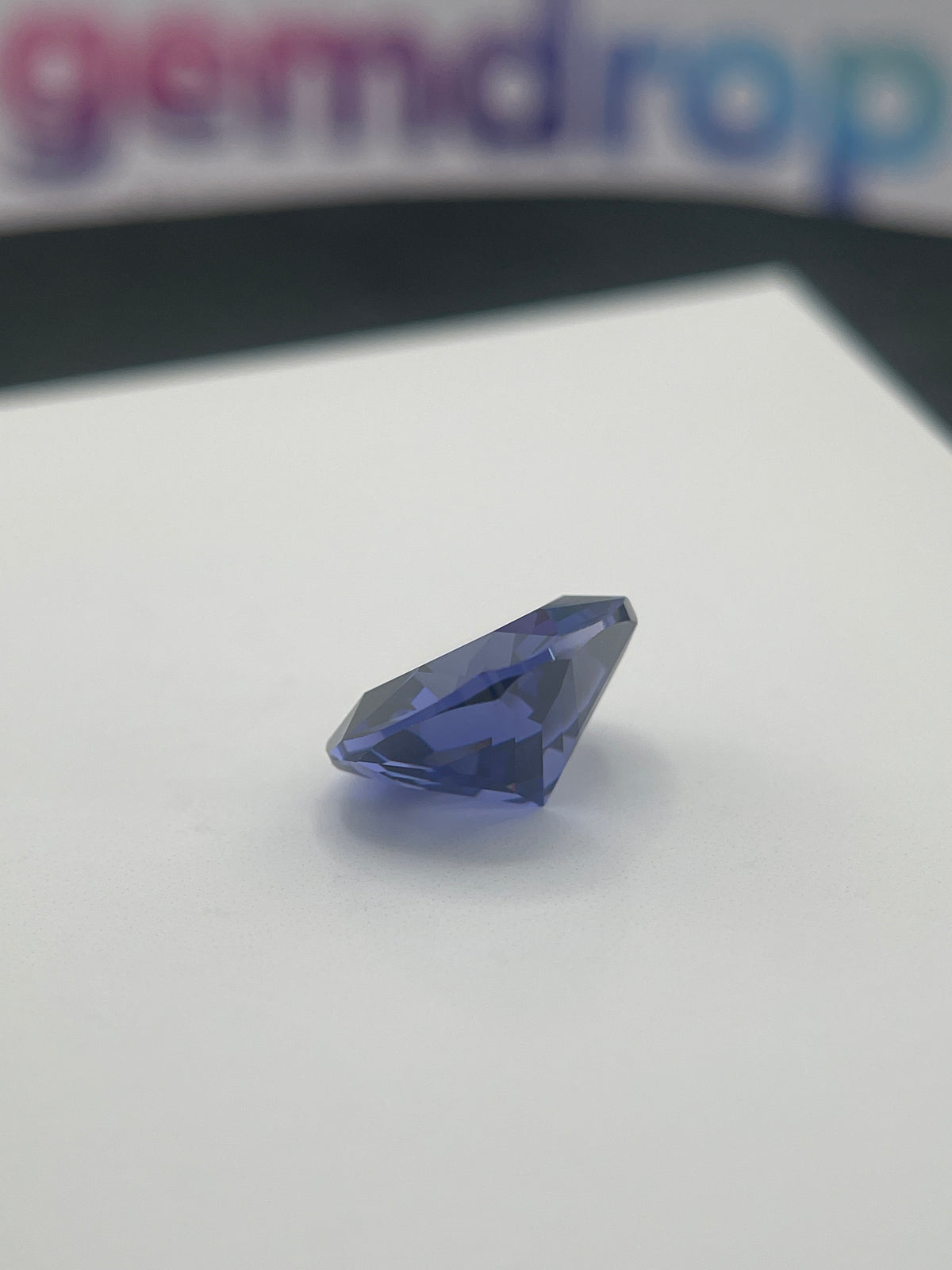 ~12 ct Saphir bleu tanzanite | Taille coussin | 12 × 12 mm | Vérifié Gemdrop®