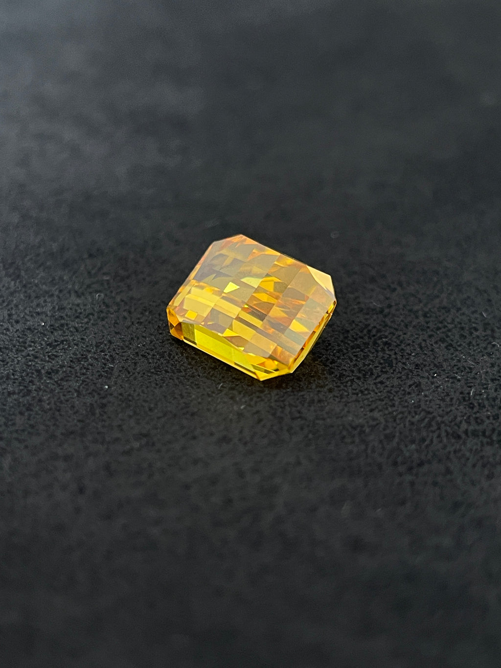 ~6.870ct Honey Yellow Sapphire | PIXEL Cut | 8 × 10 mm | Gemdrop® Verified