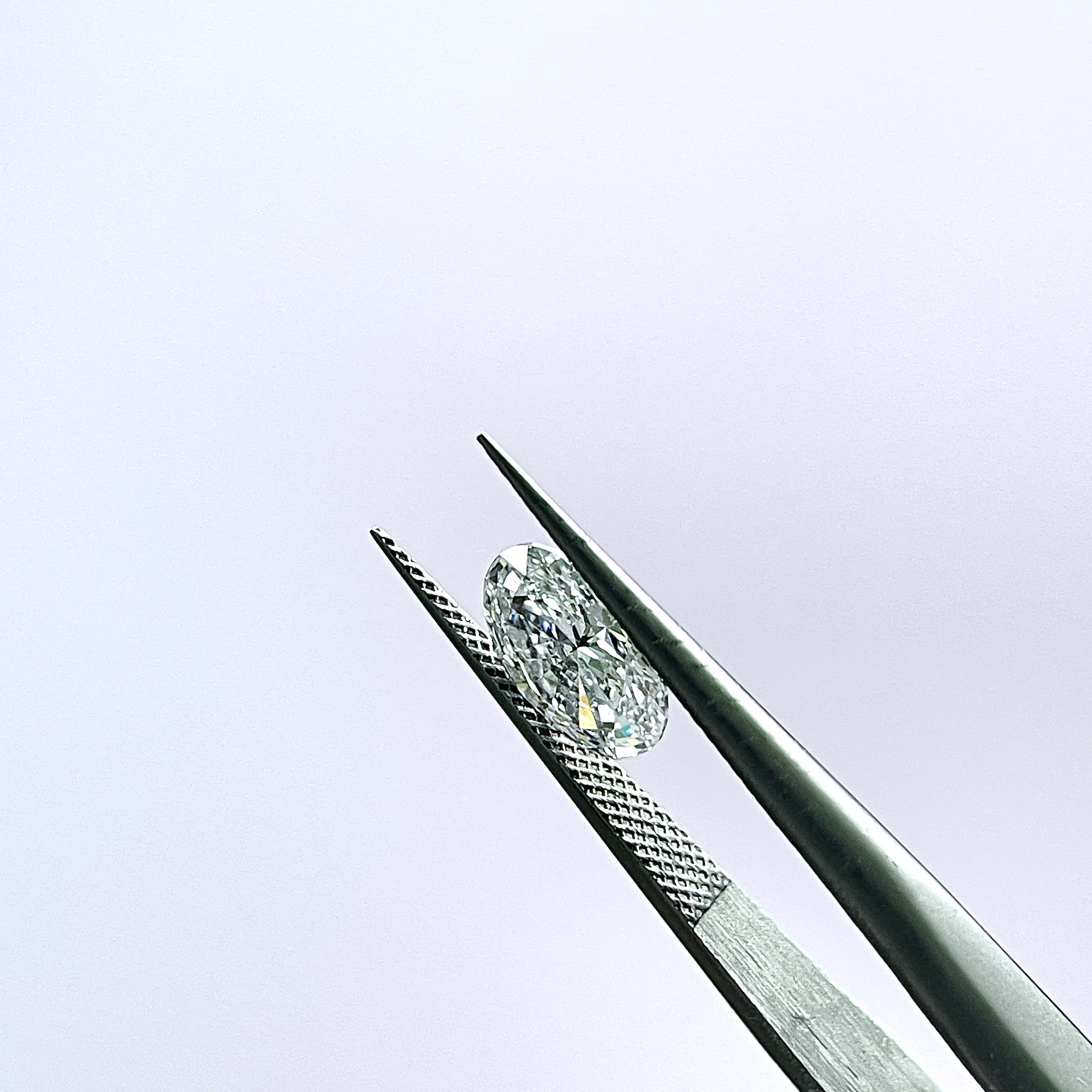 1ct Oval Cut  | VS1 D HPHT Lab Diamond | IGI  Report | Excellent Polish & Excellent Symmetry | Gemdrop® Verified