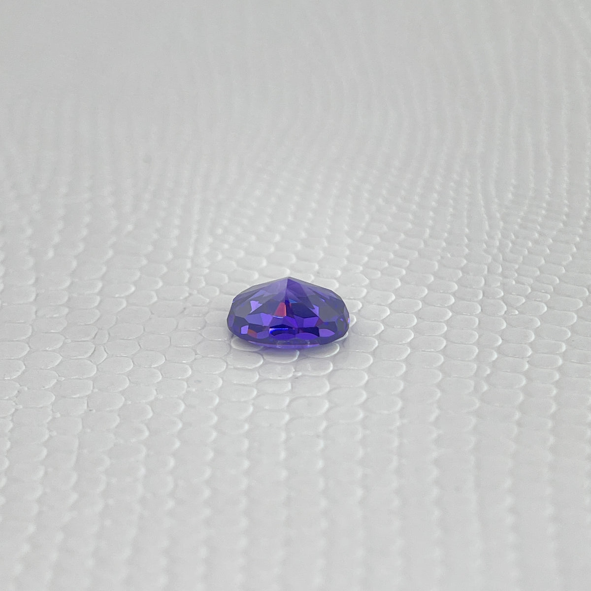 Ice Cut Oval Cubic Zirconia – Purple Haze 6x8 mm ~2.6ct