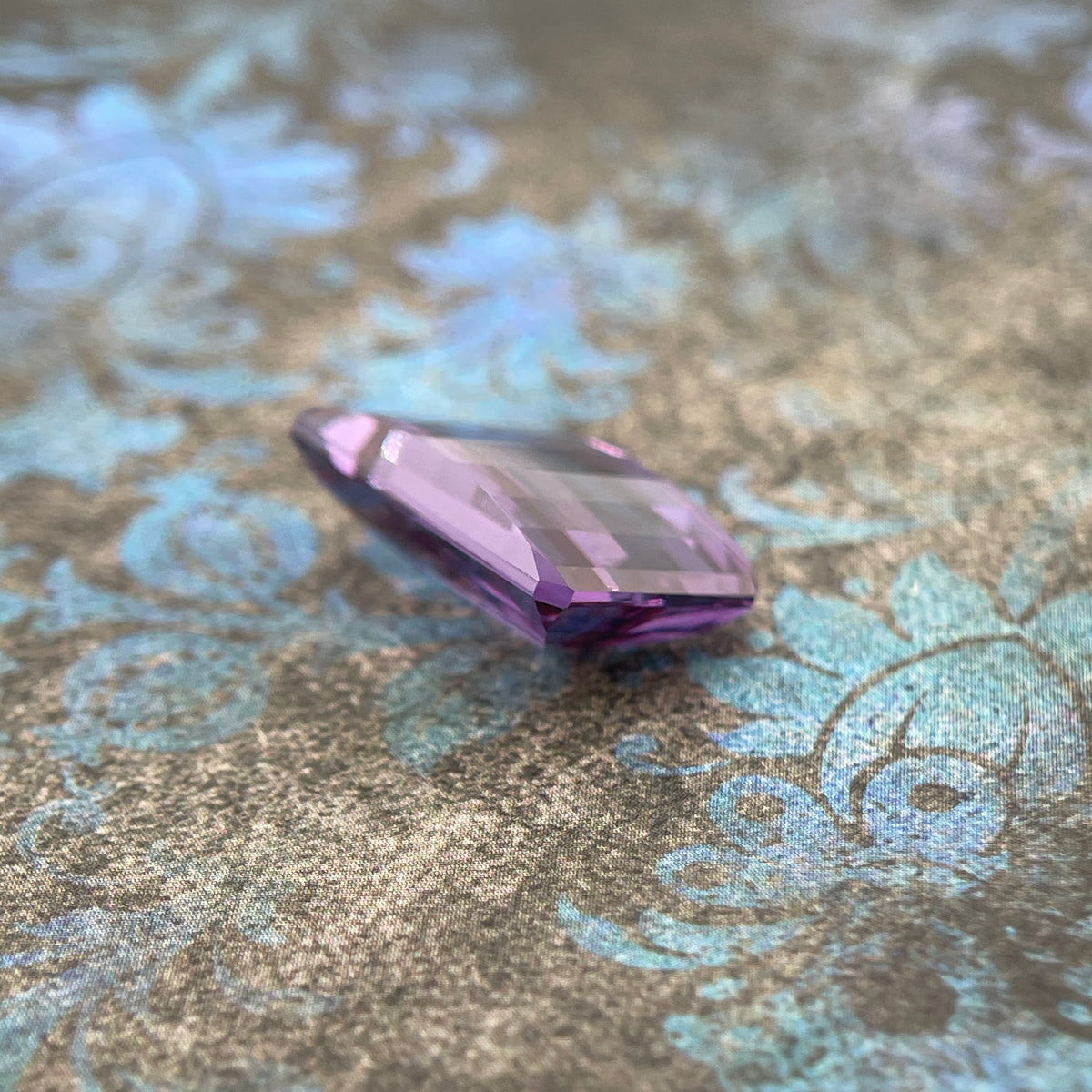 20.175ct Purple–Green Colour Change Corundum Alexandrite | Pixel Cut | 13x18 mm | Gemdrop® Verified
