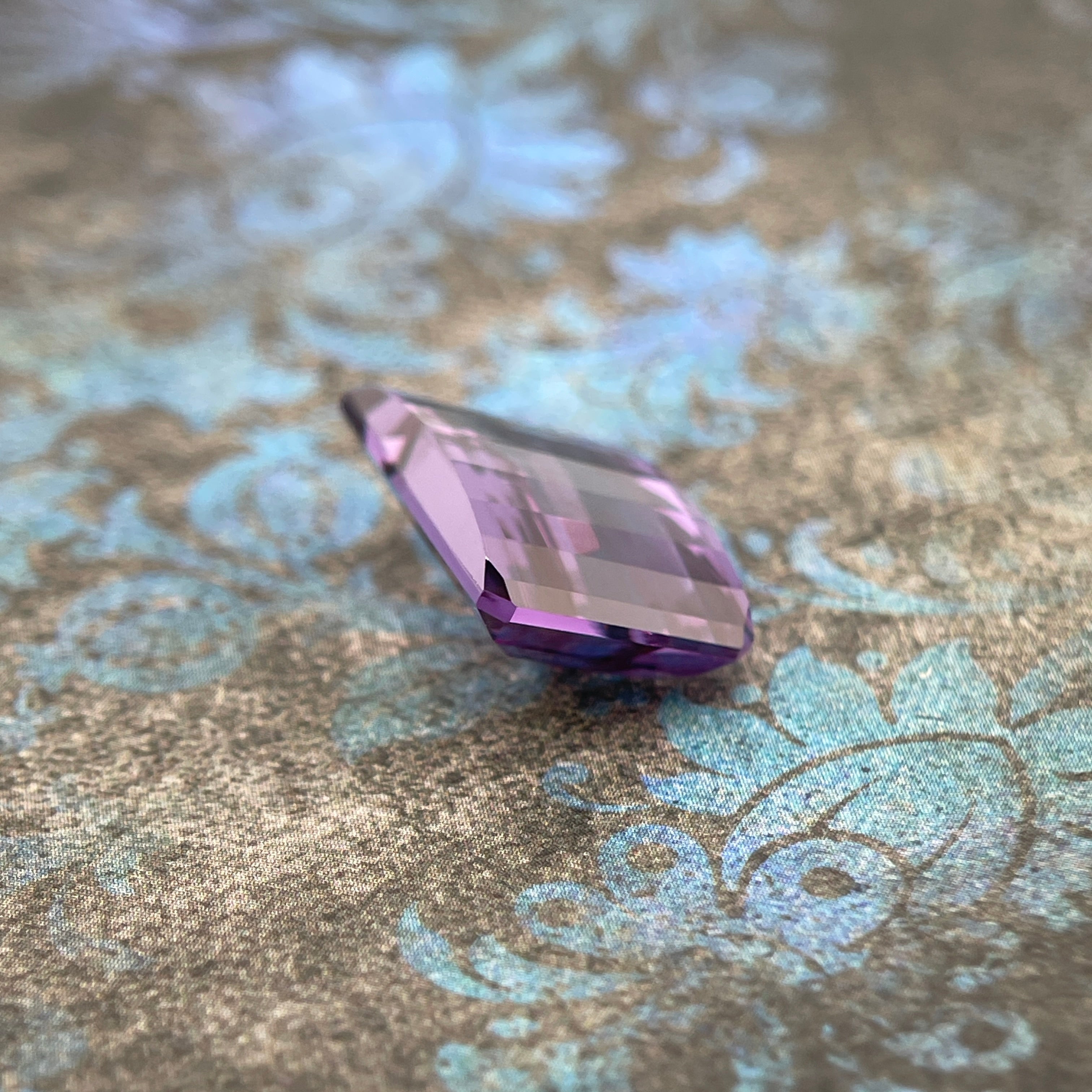20.175ct Purple–Green Colour Change Corundum Alexandrite | Pixel Cut | 13x18 mm | Gemdrop® Verified