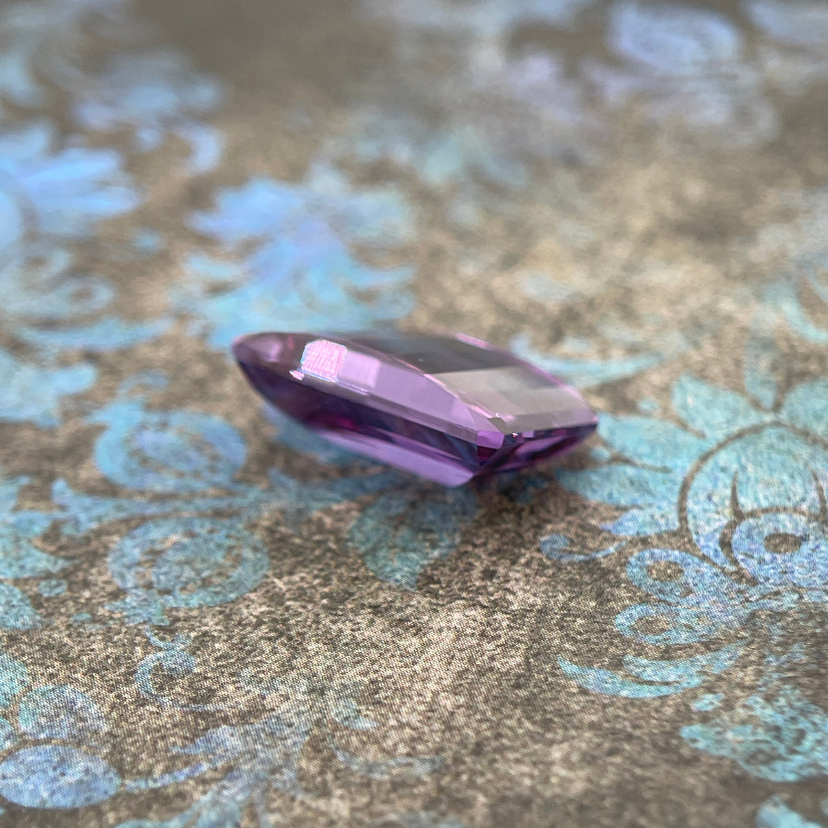 20.175ct Purple–Green Colour Change Corundum Alexandrite | Pixel Cut | 13x18 mm | Gemdrop® Verified