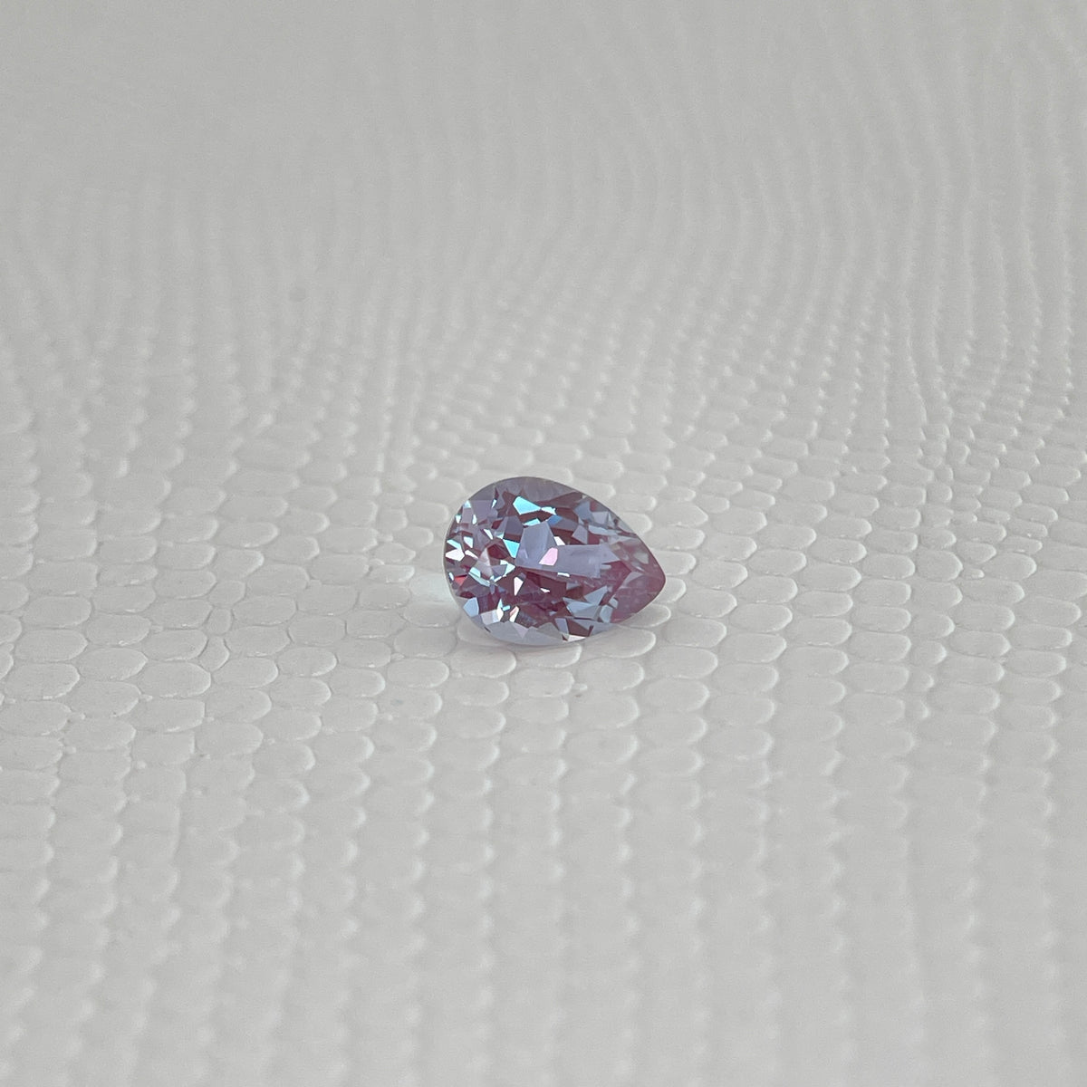 ~1.3 ct Purple–Green Colour Change Alexandrite [chrysoberyl] | Drop Cut | 6x8 mm | Gemdrop® Verified