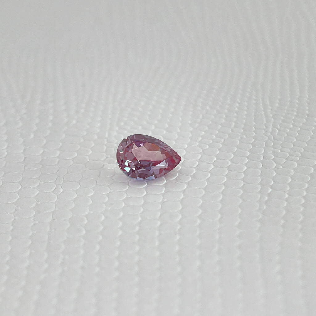 ~1.3 ct Purple–Green Colour Change Alexandrite [chrysoberyl] | Drop Cut | 6x8 mm | Gemdrop® Verified