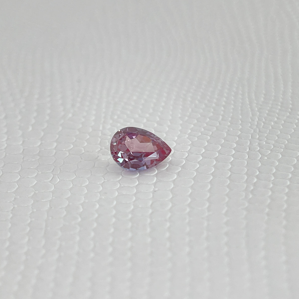 ~1.3 ct Purple–Green Colour Change Alexandrite [chrysoberyl] | Drop Cut | 6x8 mm | Gemdrop® Verified