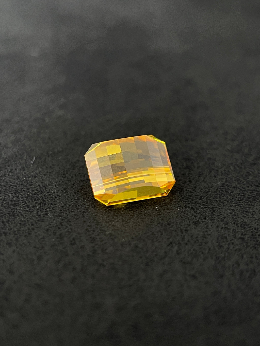 ~6.870ct Honey Yellow Sapphire | PIXEL Cut | 8 × 10 mm | Gemdrop® Verified