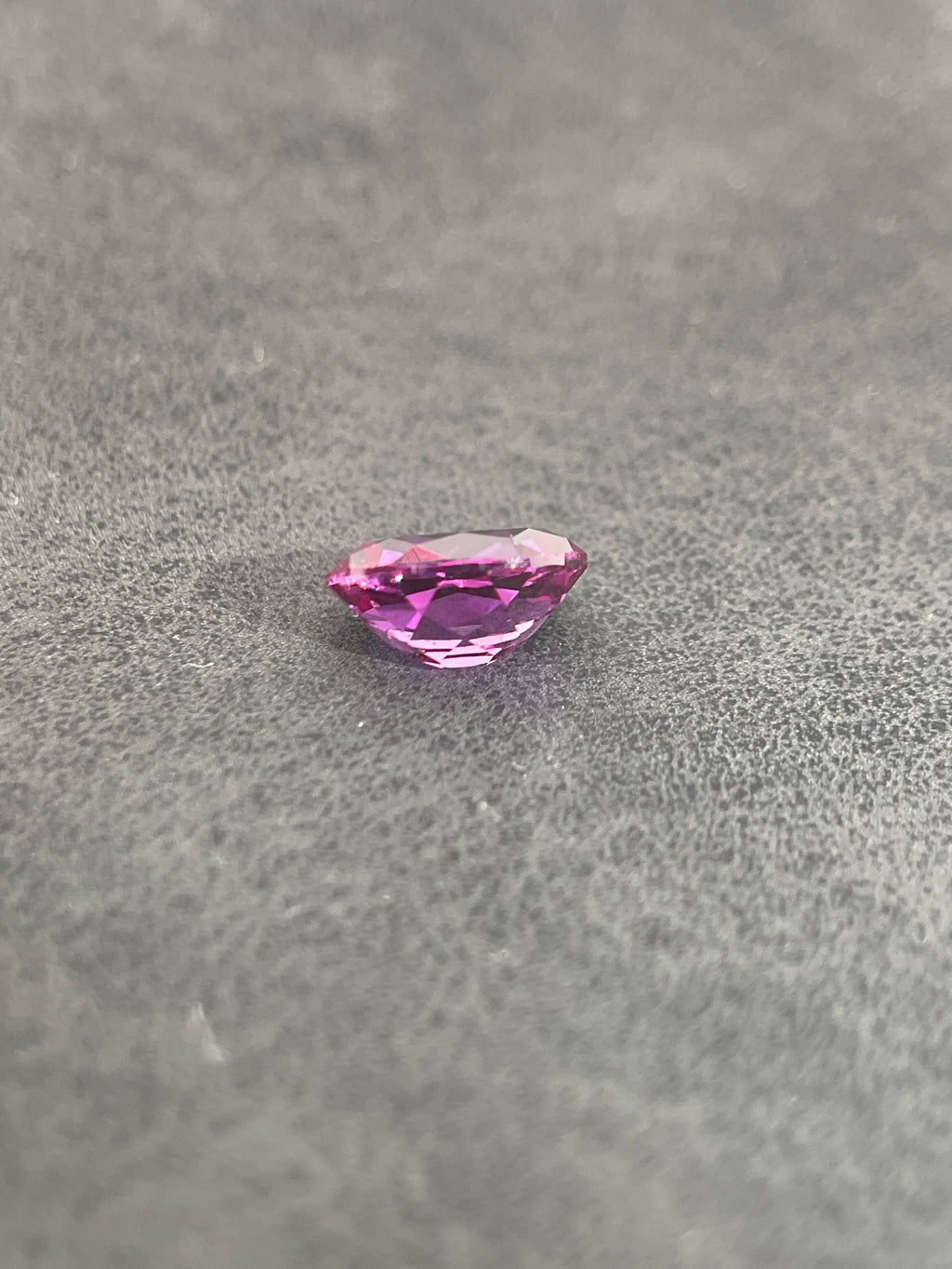 Corindon Alexandrite Bicolore Violet-Vert d'environ 1,65 ct | Taille Ovale | 6 × 8 mm | Vérifié Gemdrop®