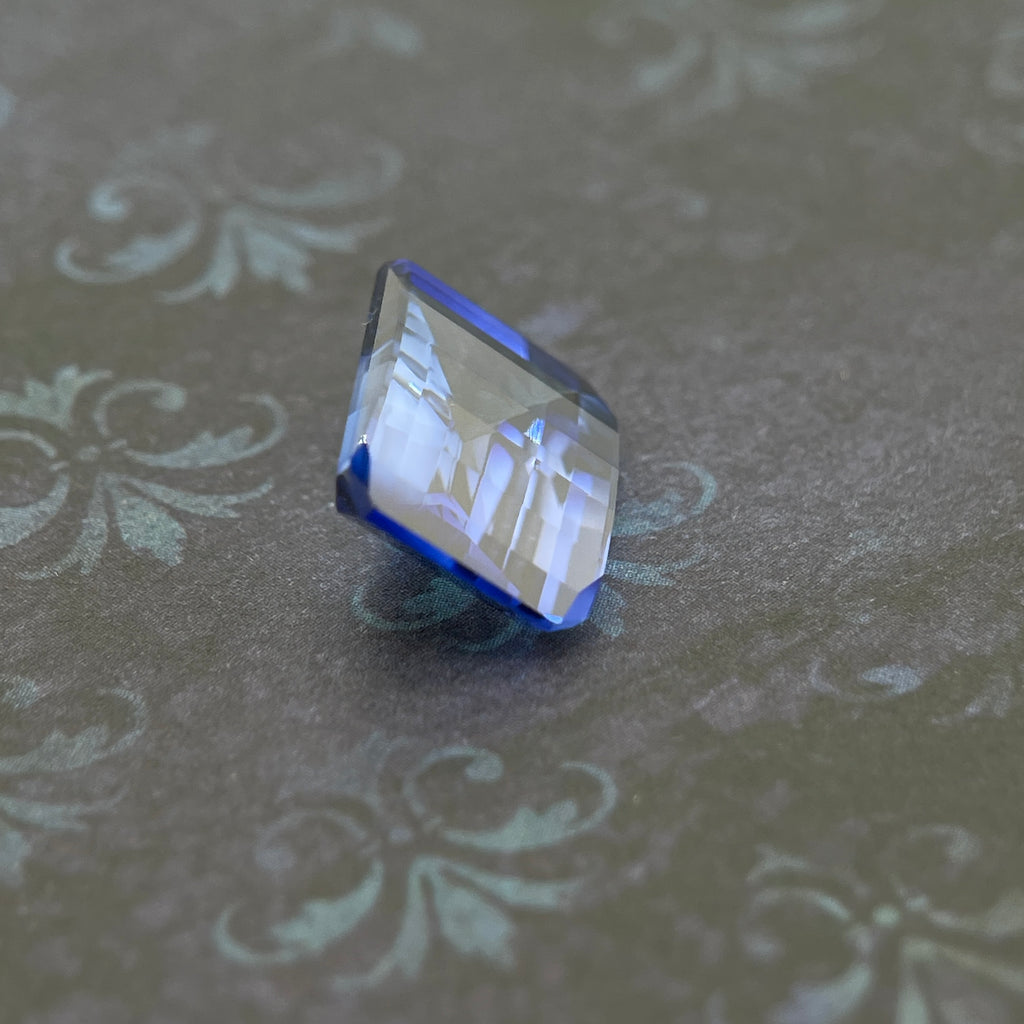 Saphir bleuet ~4ct | Coupe émeraude | 8 × 10 mm | Certifié Gemdrop®