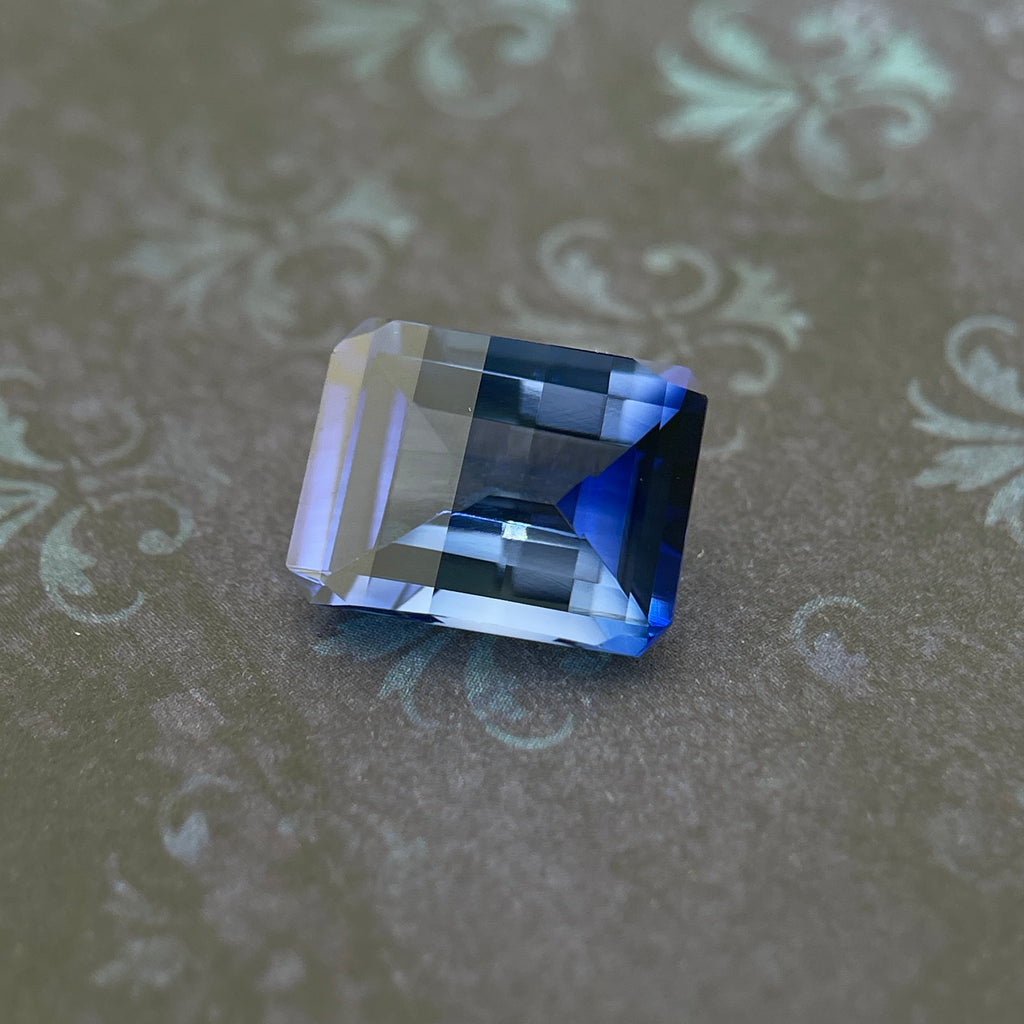 Saphir bleuet ~4ct | Coupe émeraude | 8 × 10 mm | Certifié Gemdrop®