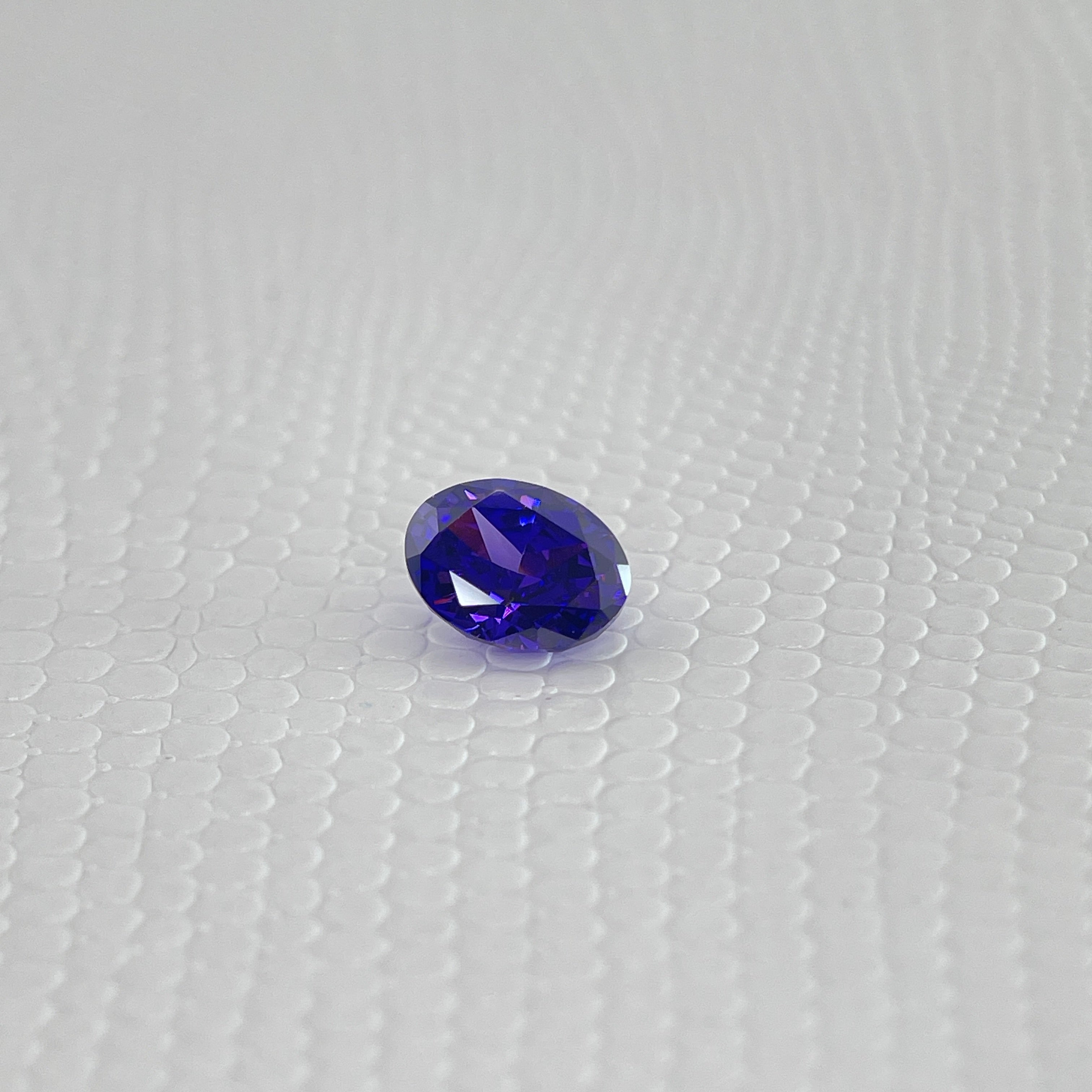 Ice Cut Oval Cubic Zirconia – Purple Haze 6x8 mm ~2.6ct