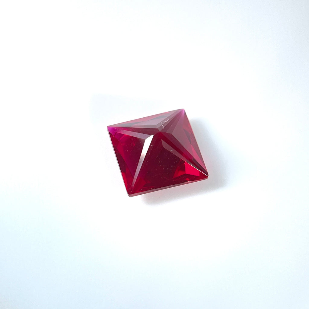 ~5.6ct Ruby | Princess Cut | 10 × 10 mm | Gemdrop® Verified