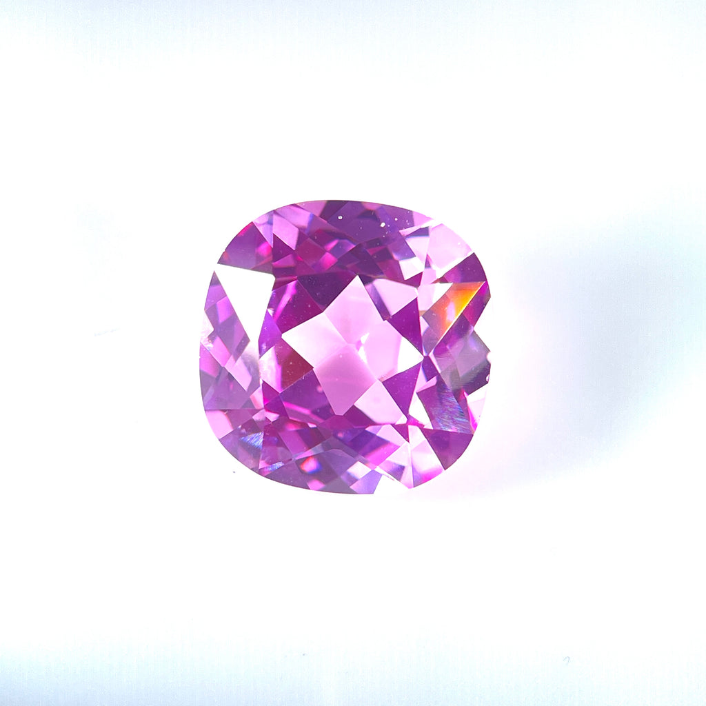Saphir rose Sakura d'environ 17 ct | Taille coussin | 15 × 15 mm | Vérifié Gemdrop®