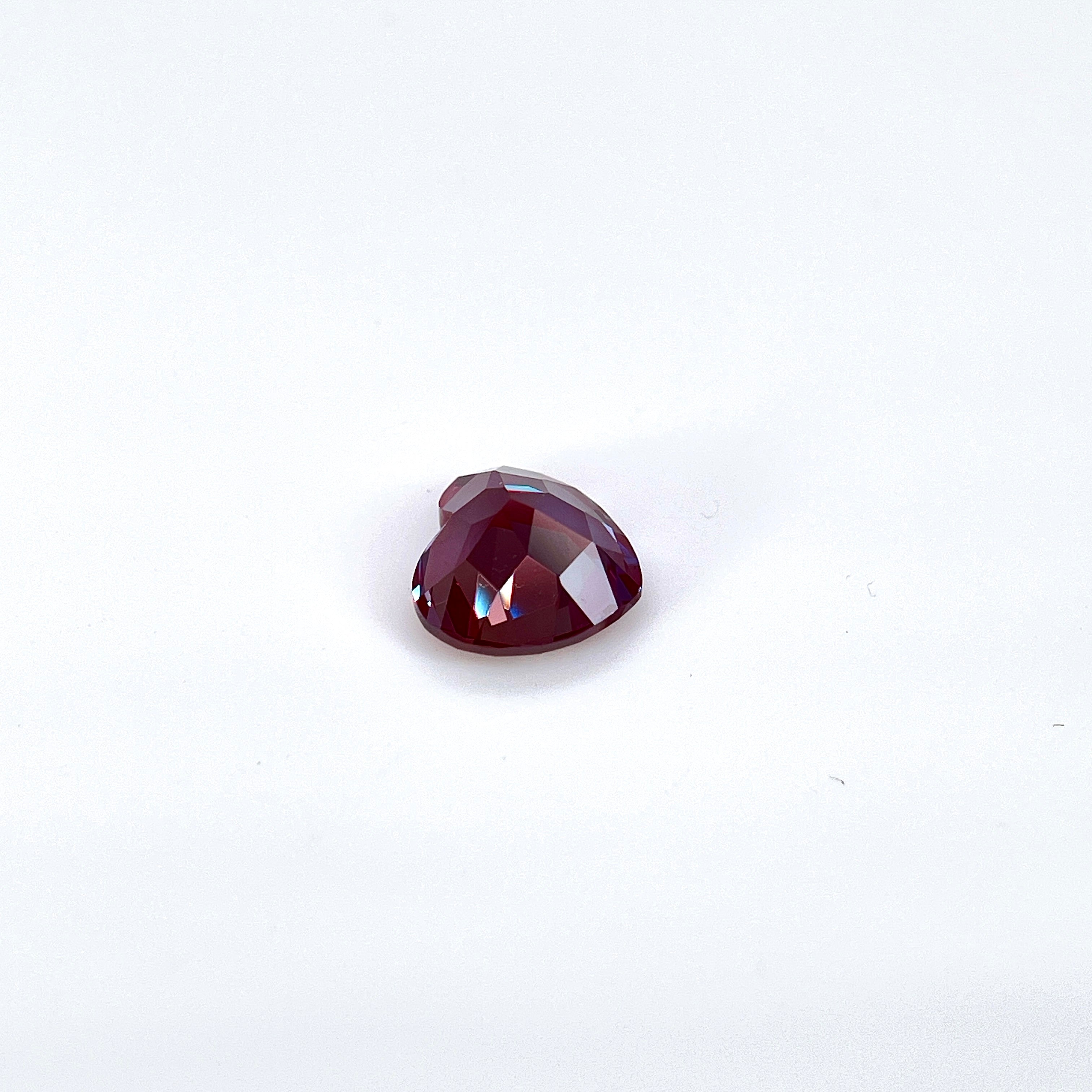 ~2.46ct Purple–Green Colour Change Corundum Alexandrite | Heart Cut | 8 × 8 mm | Gemdrop® Verified