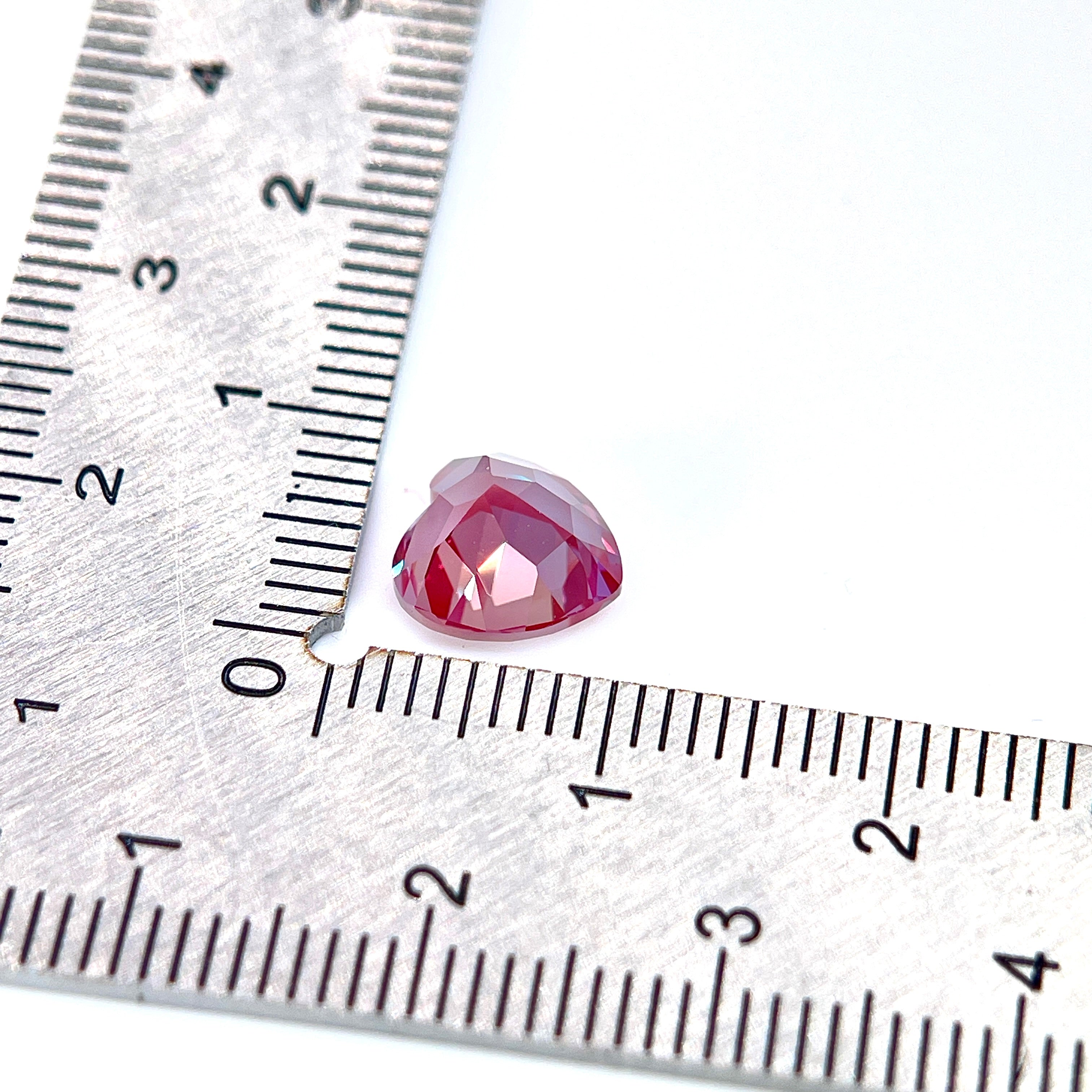 ~2.46ct Purple–Green Colour Change Corundum Alexandrite | Heart Cut | 8 × 8 mm | Gemdrop® Verified