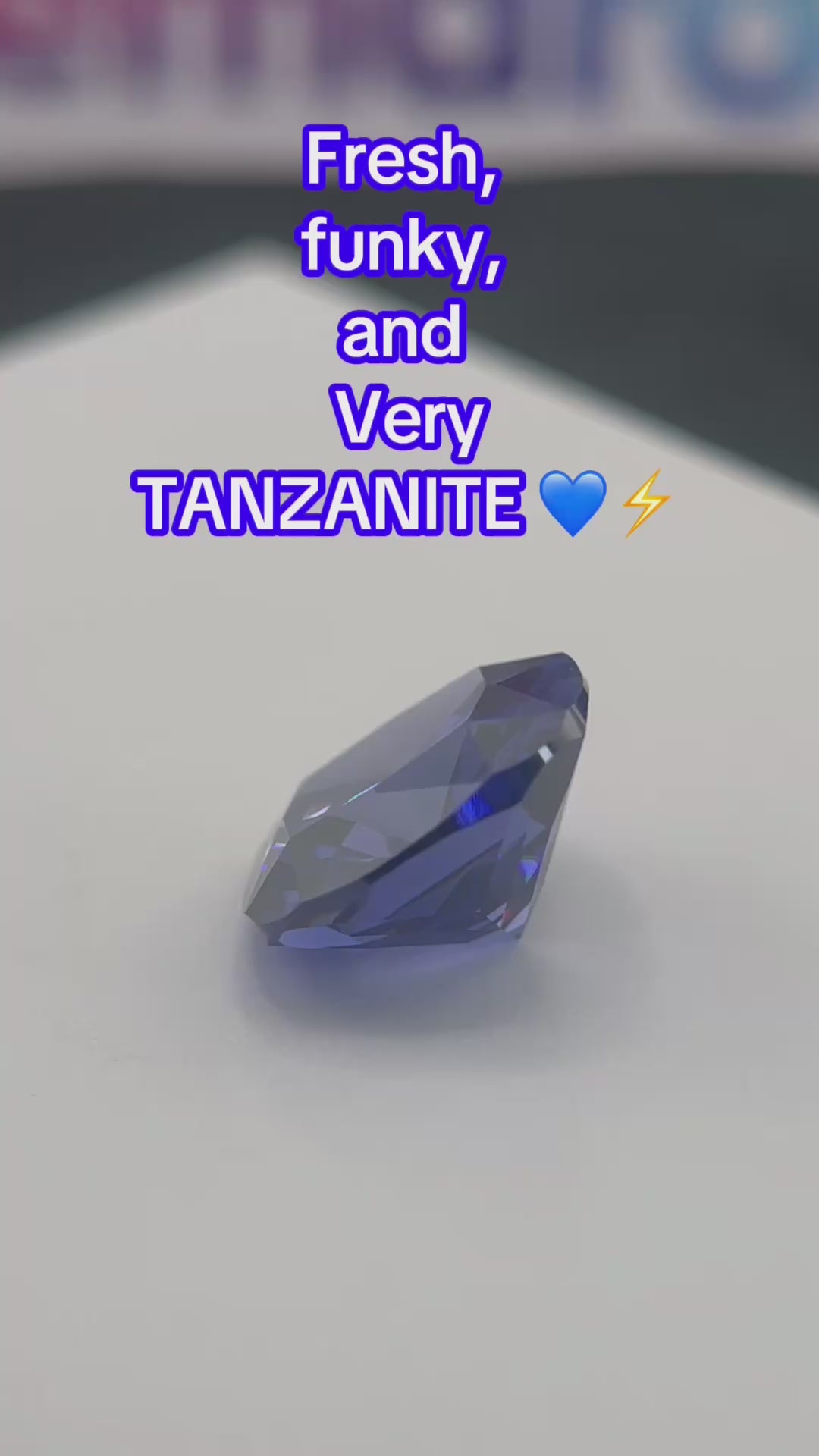 ~12 ct Saphir bleu tanzanite | Taille coussin | 12 × 12 mm | Vérifié Gemdrop®
