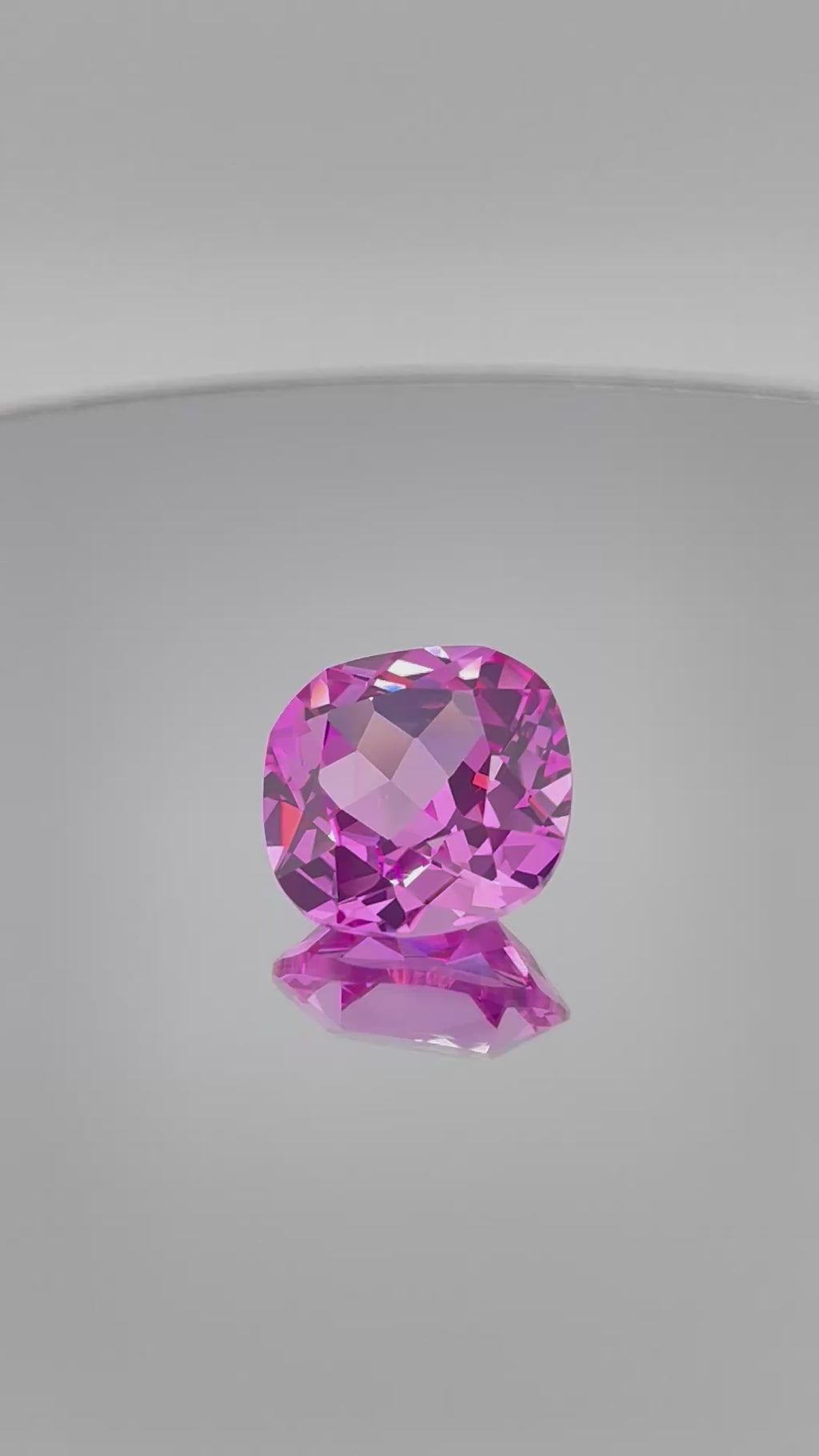 Saphir rose Sakura d'environ 17 ct | Taille coussin | 15 × 15 mm | Vérifié Gemdrop®